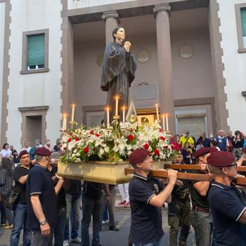 La statua di Santa...