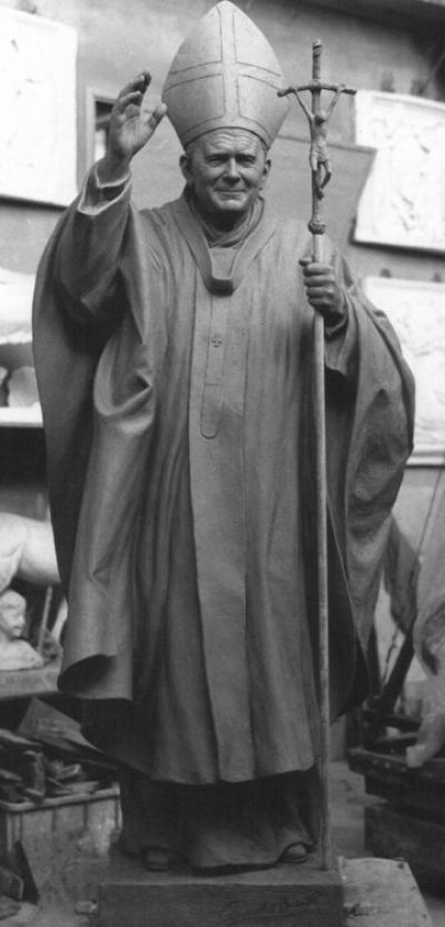 Beato Giovanni Paolo II, creta, h cm.217, 1999	