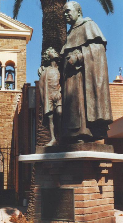 Padre Lorenzo, Bronzo, h cm 180, Santa Marinella (Roma), 2000