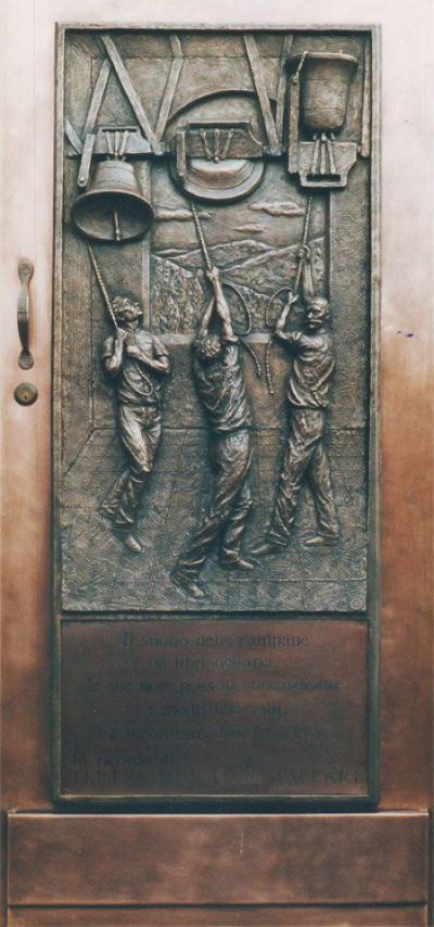 Porta, Collegiata Montefredente, bronzo, h cm 160, 2003	