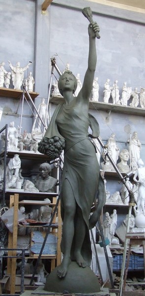 Goddess of Fortune, clay, h cm 350 (2024)