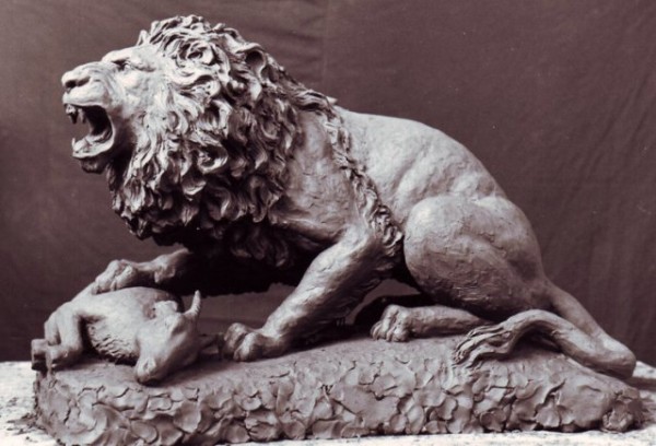 Lion with prey, Crete, h 70 cm, 2007