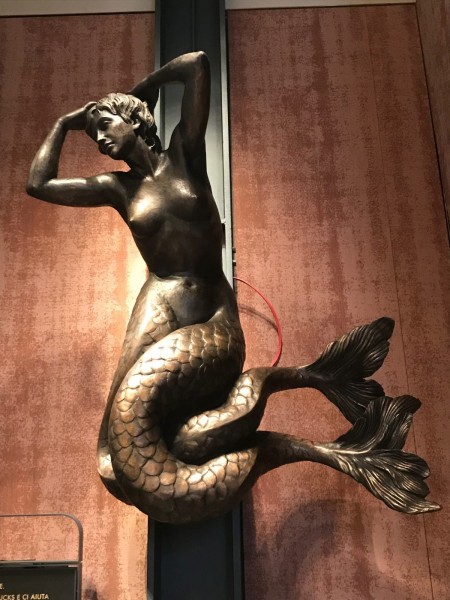 Sirena, bronzo, Star Bucks, Milano (h cm200) 2018